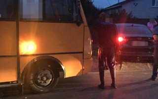 ДТП у Борисполі: легковик в’їхав у маршрутку з людьми