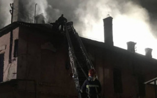 Масштабна пожежа у Чернівцях: загорівся завод, відео