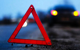 Оторвало ногу: в Киеве Mercedes на скорости сбил пешехода и сбежал
