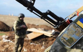 На Донбасі важко поранили українського бійця