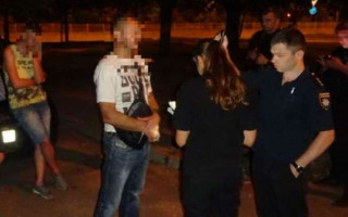 Трагедія у Києві: чоловік заступився за підлітків і отримав кулю