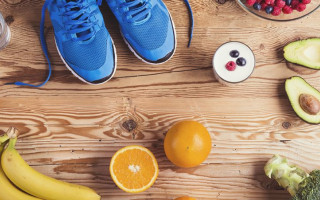 Стало известно, как правильно сочетать еду и спорт