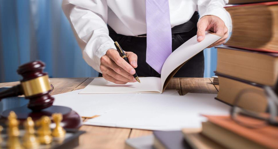 За помилки в оформленні ордера адвоката можуть звільнити з роботи: пояснення Вищої кваліфкомісії адвокатури