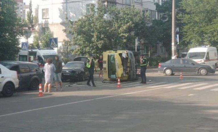 Масштабное ДТП в Киеве: появились подробности и фото