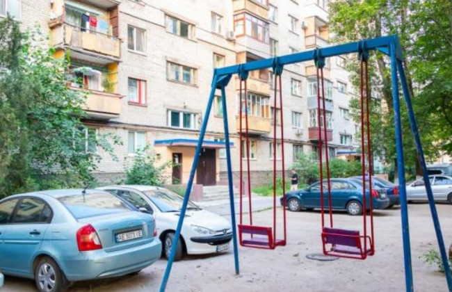 Страшная находка в Днепре: на детской площадке обнаружили труп