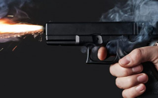 Зухвале пограбування на Київщині: зловмисники прострелили ногу пенсіонерові