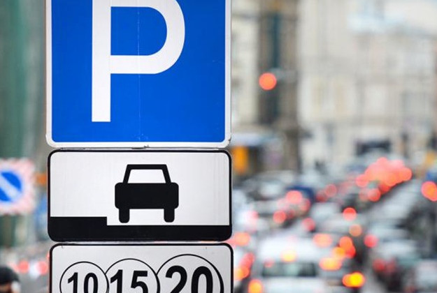 Киевляне жестко проучили «героя парковки», фото