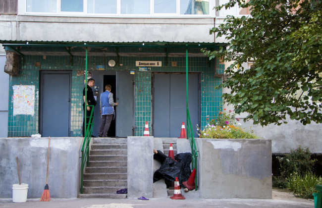 Тіло лежало під вікнами: у Дніпрі загинула молода жінка