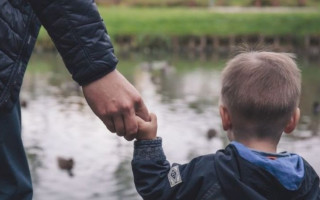 Приставал к мальчику: активисты поймали педофила