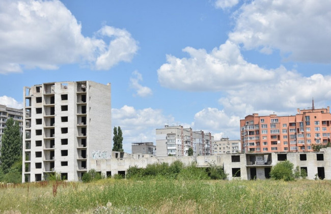 Стало известно, сколько в Киеве недостроенных зданий
