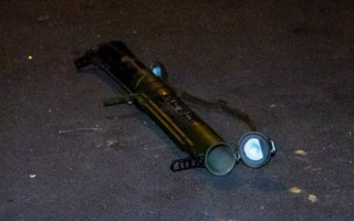 Потужний вибух у Києві: з гранатомета обстріляли будівлю Мостобуду