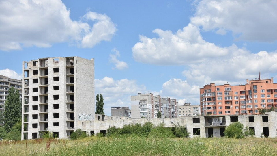 Стало известно, сколько в Киеве недостроенных зданий