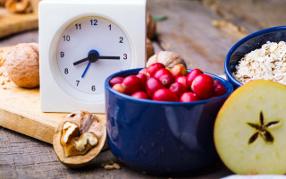 Что можно съесть на ночь без вреда для фигуры: список продуктов