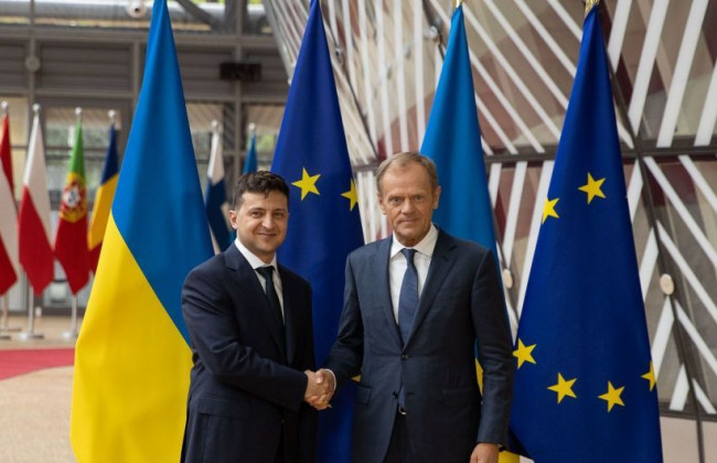 Зеленський обговорив з Туском саміт G7: що відомо