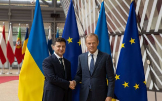 Зеленський обговорив з Туском саміт G7: що відомо