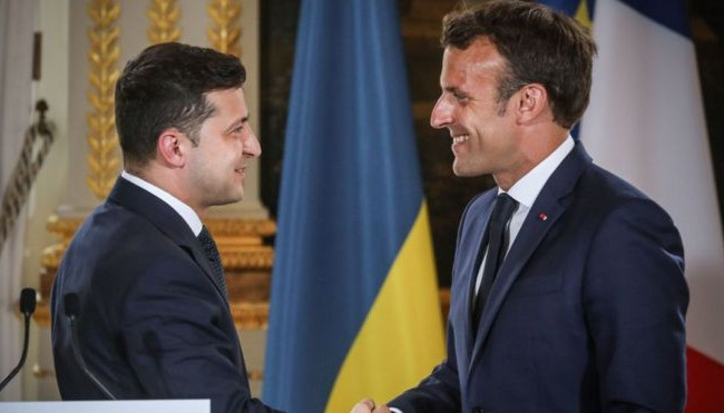 Зеленский поговорил по телефону с Макроном: о чем была беседа