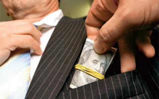 Требовал $1500: на Волыни чиновника поймали на горячем