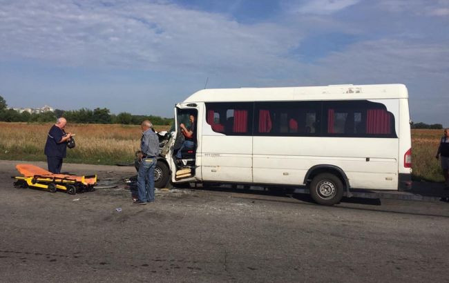 Масштабное ДТП в Днепропетровской области: много пострадавших