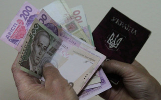 Украинцы призывают доплачивать женщинам 10% к пенсии за каждого рожденного ребенка
