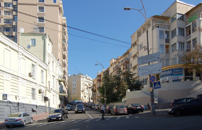 У центрі столиці тимчасово обмежать рух транспорту: що відомо