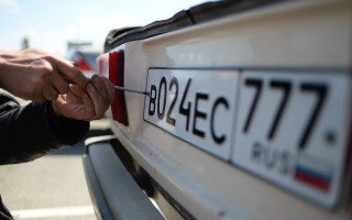 В Киеве обворовали автомобиль сотрудника посольства РФ