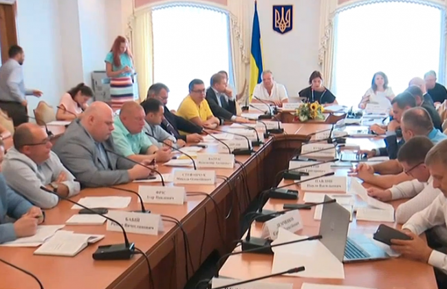 Скасування адвокатської монополії не припинить згубної практики оскарження чиновниками судових рішень, винесених на користь громадян