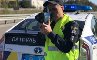 Під Києвом зіштовхнулись п’ять машин: аварія спричинила ускладнення руху на столицю