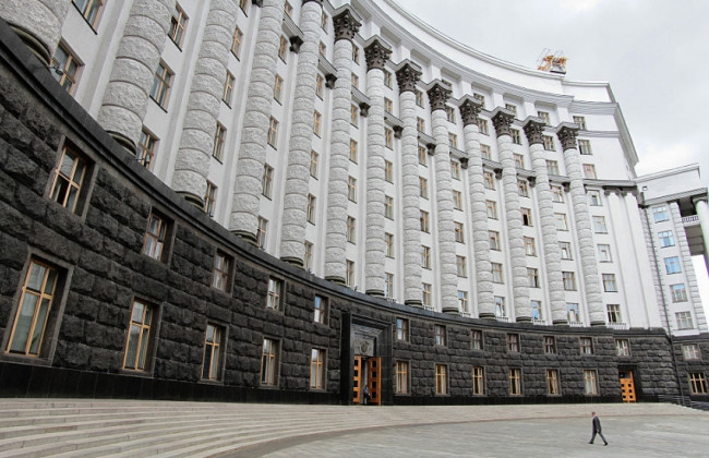 Премьер сообщил, что в Кабмине убрали перегородки