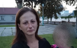 Срывала с детей золотые украшения: под Киевом разыскивают воровку