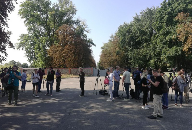 В «Борисполь» привезли участников на обмен, фото
