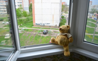 Под Киевом три ребенка выпали из окон: подробности