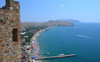 В Крыму к скалам прибило тело женщины