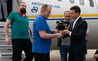 Зеленський розповів про подальші кроки із мирного врегулювання на Донбасі