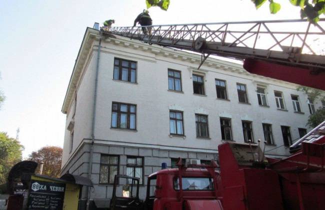 В Запорожье горел университет: фото и подробности пожара