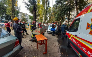 В Киеве сгорела квартира: погиб человек, еще 30 эвакуировали