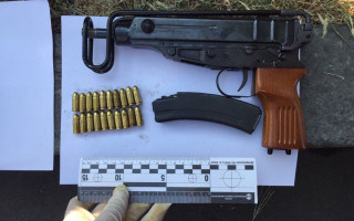 Переховували вогнепальну зброю: зловмисникам загрожує до 7 років в’язниці