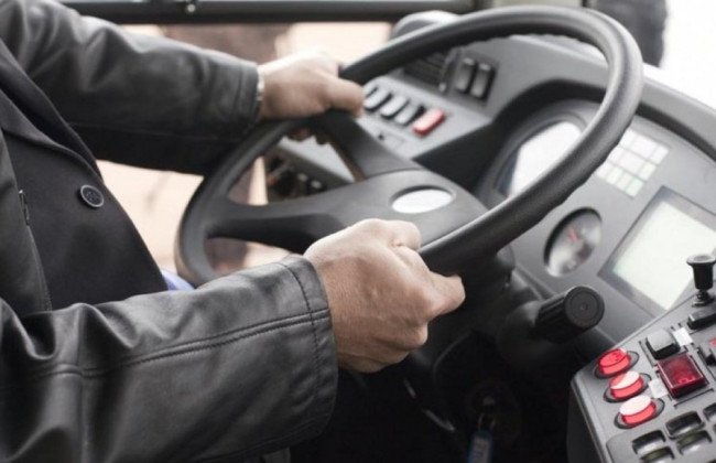 Під Дніпром водій викинув з маршрутки пасажира, відео