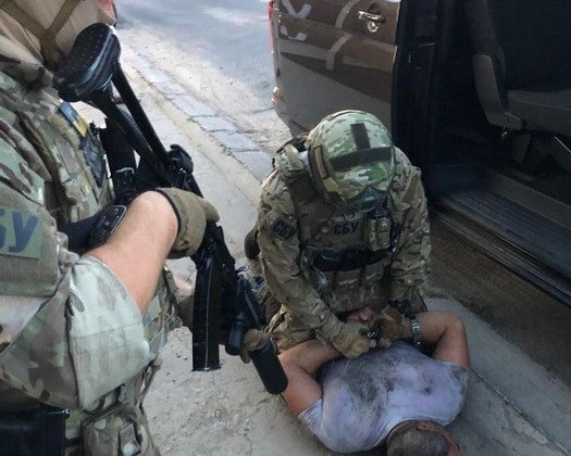 Выдавал себя за сотрудника спецслужбы: СБУ задержала одессита