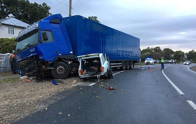 Смертельна ДТП з вантажівкою на трасі Мукачево-Львів: є загиблі