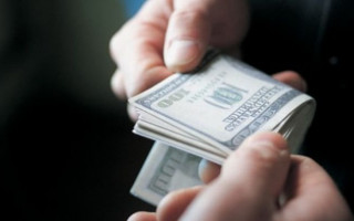 Вимагали $5 000 за злочин, якого не було: у справі копів є подробиці