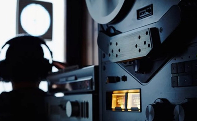 Підслуховували телефонні розмови: ДБР взялося за справу «допитливих» копів