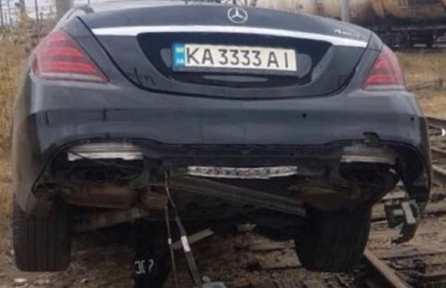 Пьяное ДТП в Киеве: водитель Mercedes устроил голливудские гонки с полицией