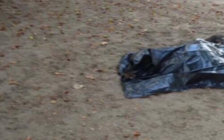 На столичному дитячому майданчику знайшли труп: є подробиці