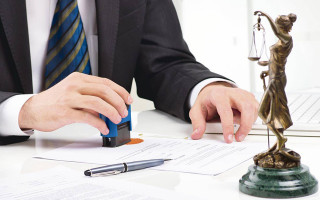 На Київщині нотаріуса підозрюють у підробці документів