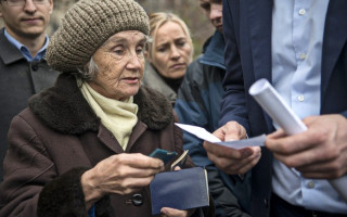 Пенсии жителям ОРДЛО: проблему с выплатами решат