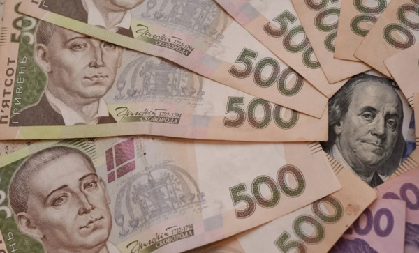 В Украине выросла средняя зарплата: назвали размер повышения