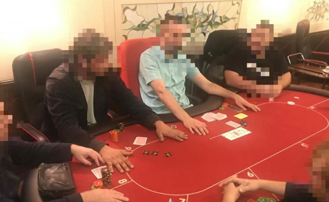 Копы в Киеве «накрыли» подпольный покерный клуб: подробности