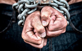 Под Одессой более 80 человек находились в рабстве: копы задержали семейную пару