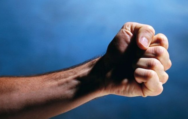 Посварився із дружиною, а злість зігнав на незнайомці: суд покарав горе-чоловіка