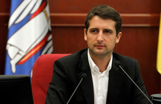 У столичного депутата серед білого дня вкрали дорогий годинник: подробиці